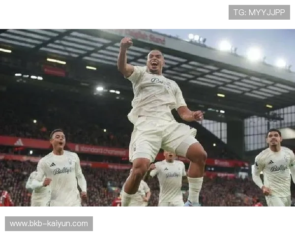 诺丁汉森林客场爆冷：穆里略、萨沃纳、吉布斯-怀特三箭齐发