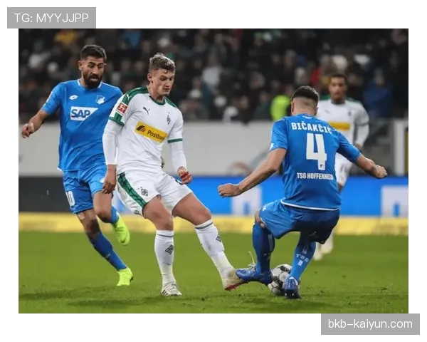 萨尔布吕肯3-1战胜云达不莱梅，主场告别战告捷